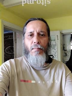 Barbat caut sotie