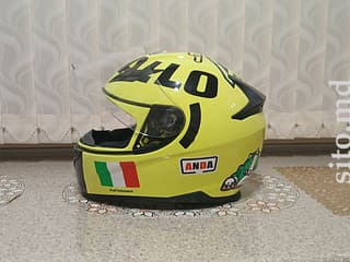 Продам, размер L Чистый и хороший,не битый