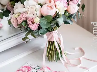 Decor floral complet pentru nunta ta - eleganță în fiecare detaliu
