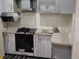 Vand bucataria cu hota, starea buna