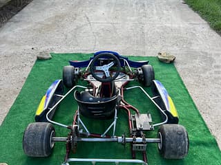 +комплект резины уже есть крепление под двигатель gx390 + ещё один ковш